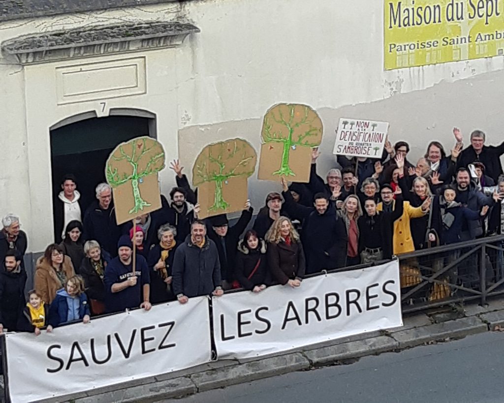 FNE Paris se mobilise à côté des associations pour sauver les arbres de St Ambroise